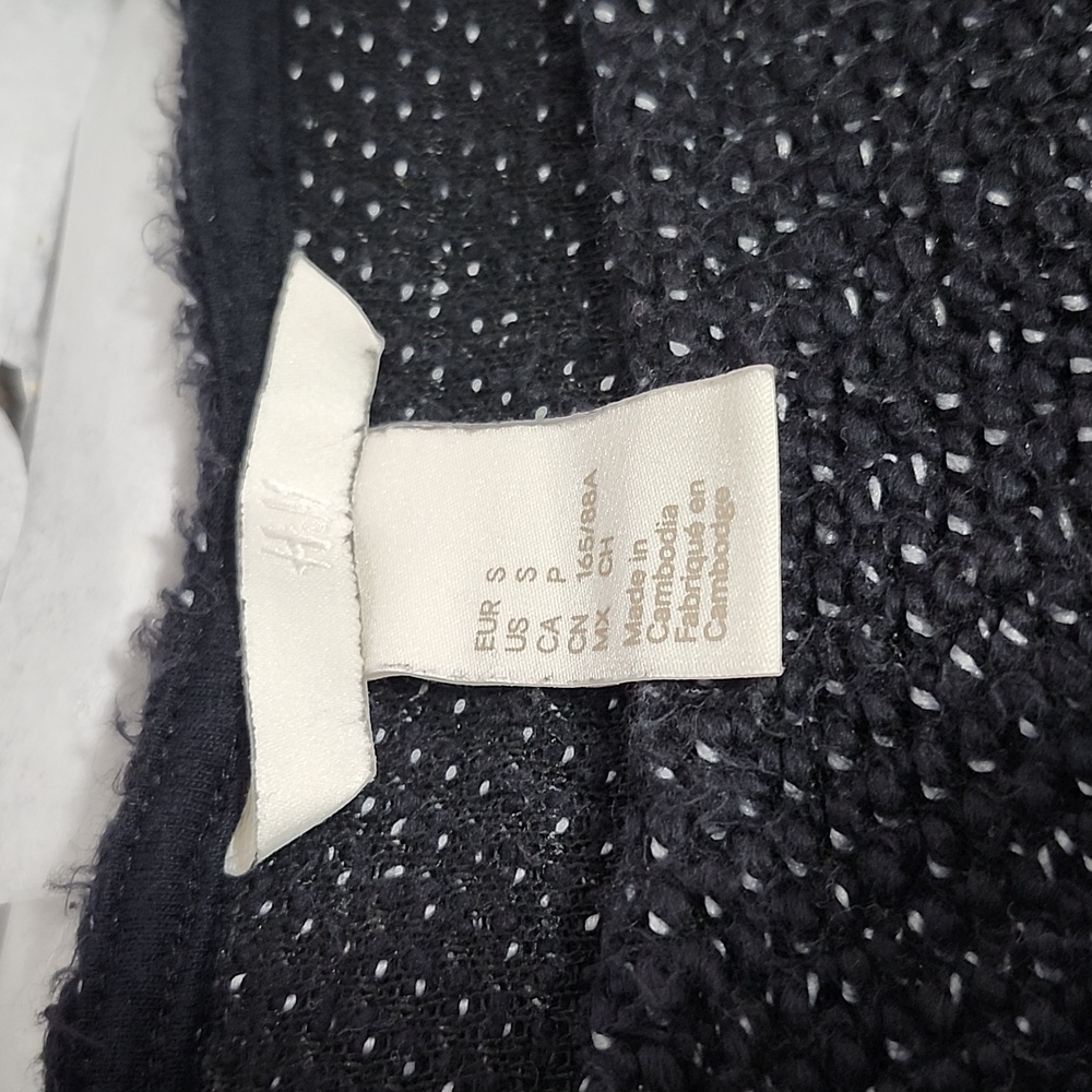 Sweater - H&M - Picture 2 of 2